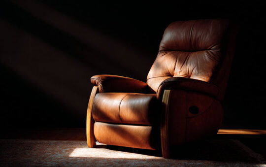 Best Recliner for Heavy Person 2025: Reviews + Buying Guide