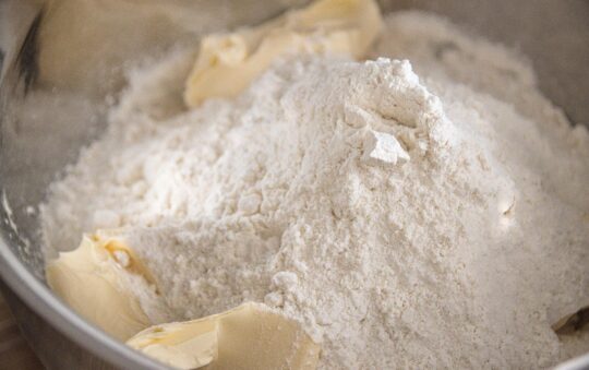 Best Mixing Bowls With Lids (2026 Buyer’s Guide)